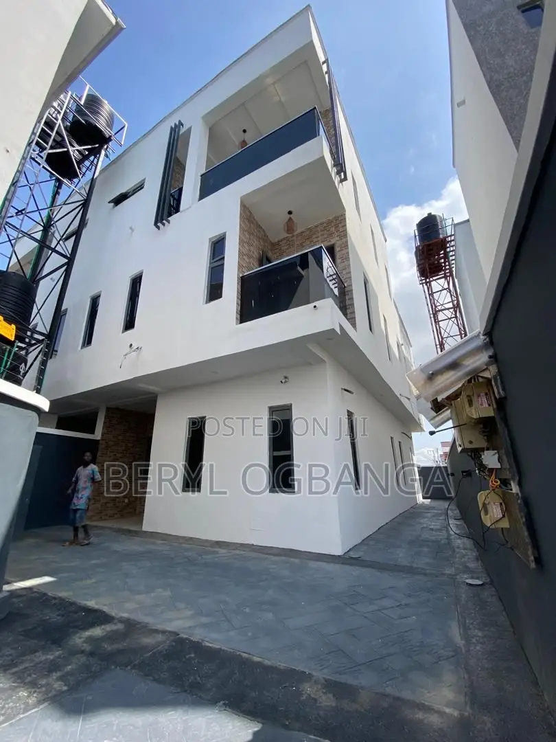 4bdrm Duplex in Lekki Phase 2 for rent in Lekki Phase 2