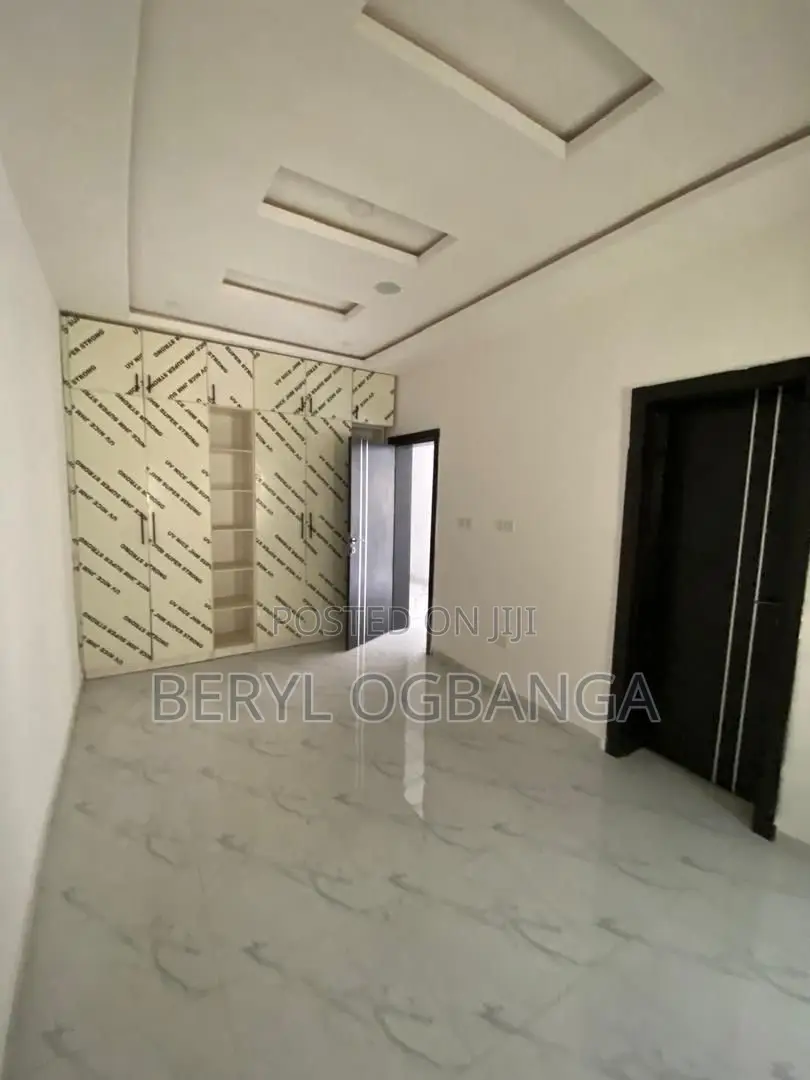 4bdrm Duplex in Lekki Phase 2 for rent in Lekki Phase 2