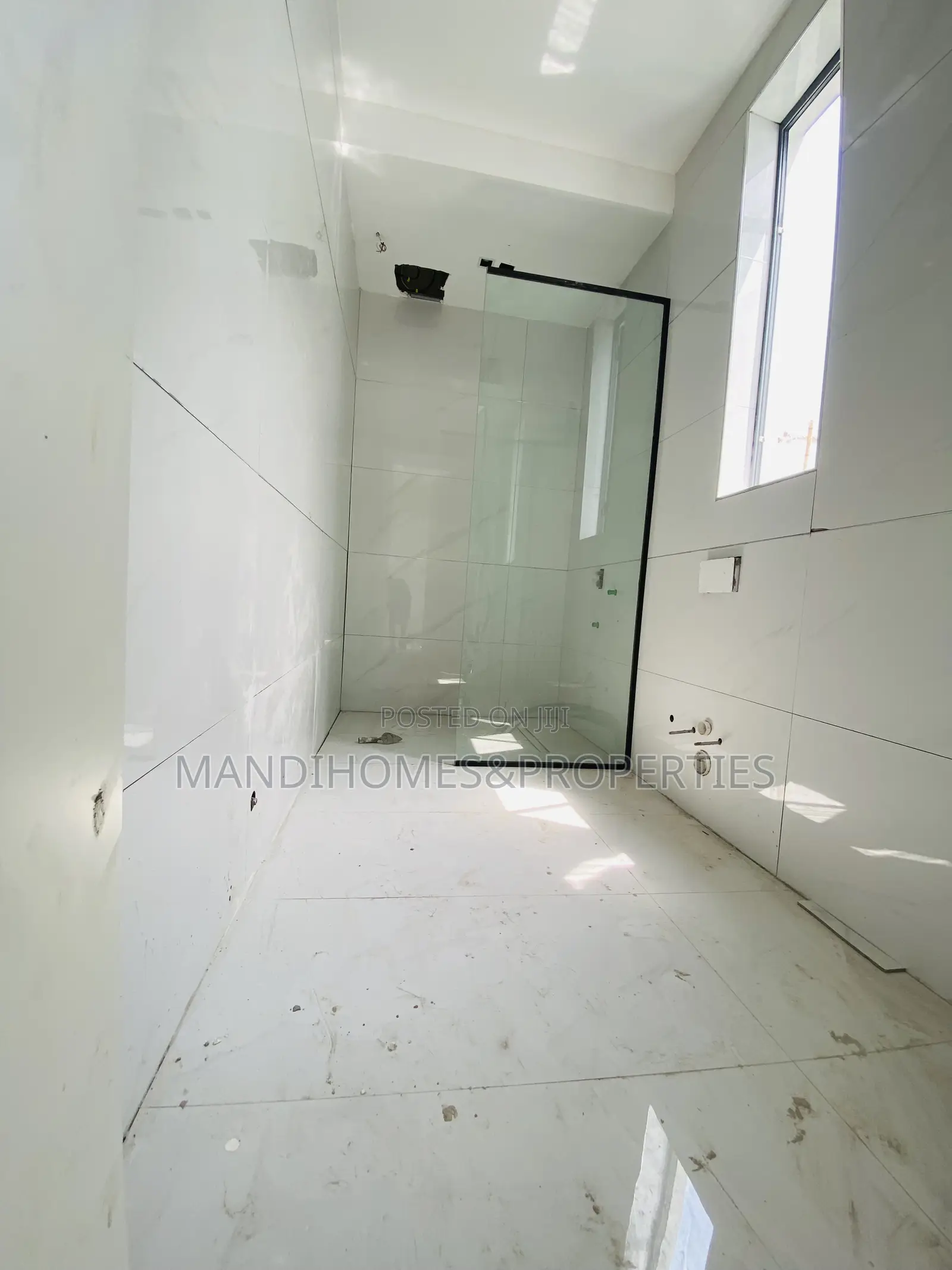 5bdrm Duplex in Cowrie Creek, Lekki for sale in Lekki