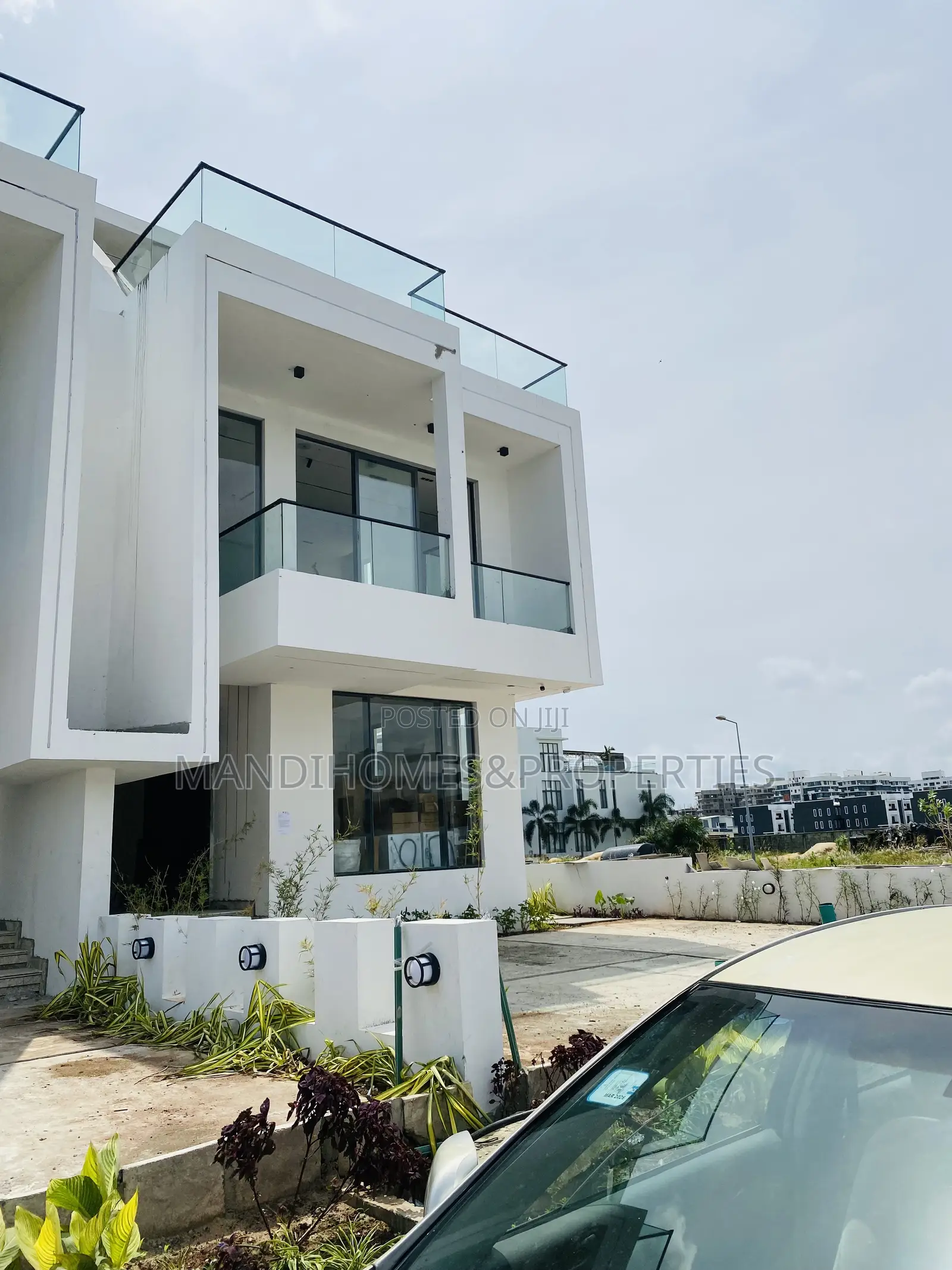 5bdrm Duplex in Cowrie Creek, Lekki for sale in Lekki