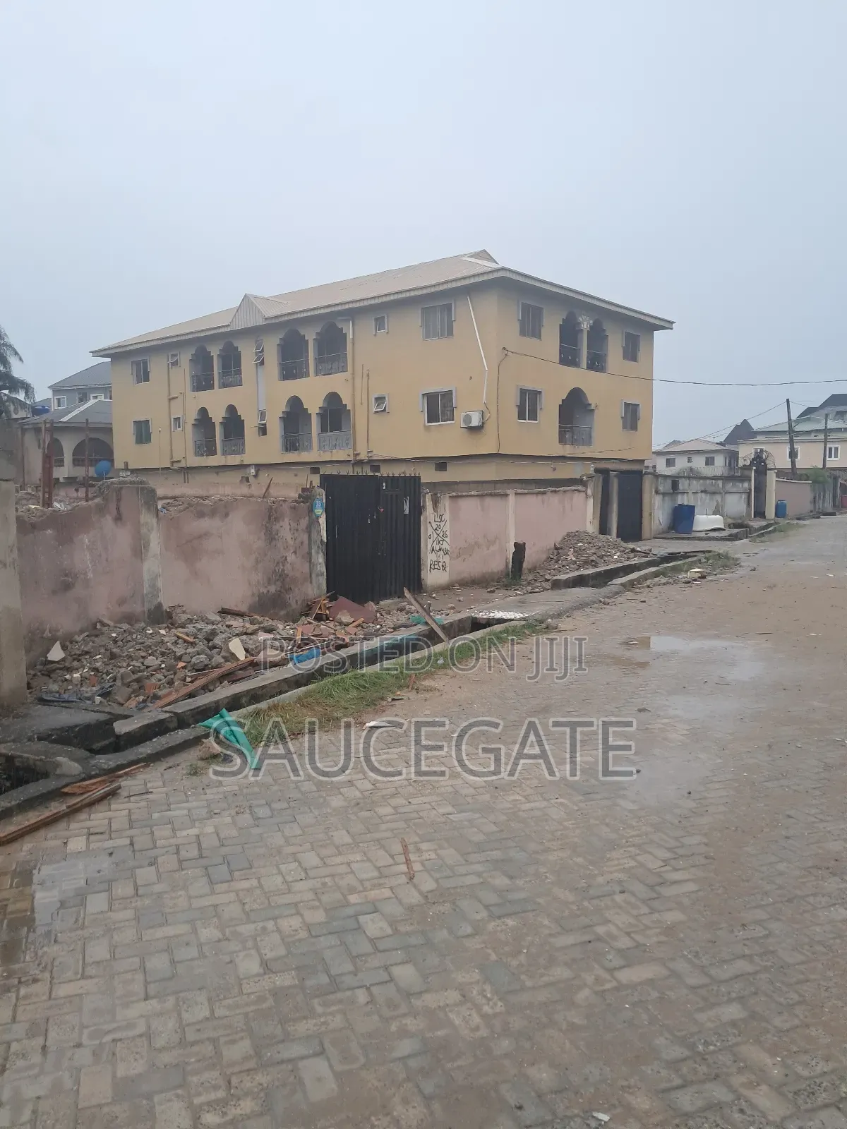 Dry Land for Sale at Redgate Satellite Town 850sqm.A Plot and Half in Satellite Town