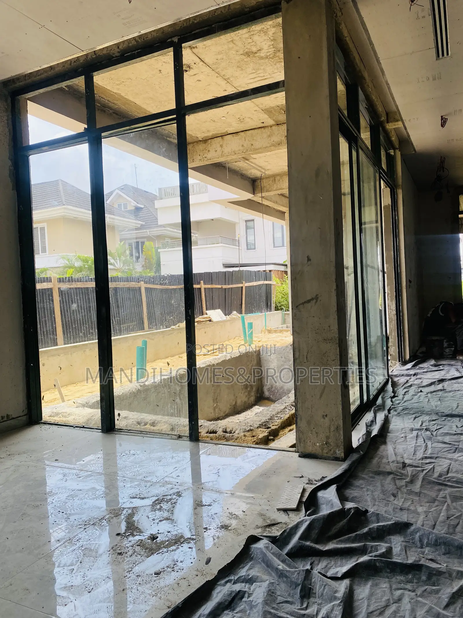 5bdrm Duplex in Cowrie Creek, Lekki for sale in Lekki