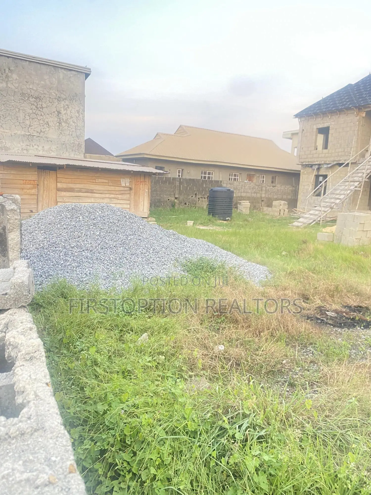 370sqm Cornerpiece Dryland With Cofo at Ogombo Ajah in Ogombo