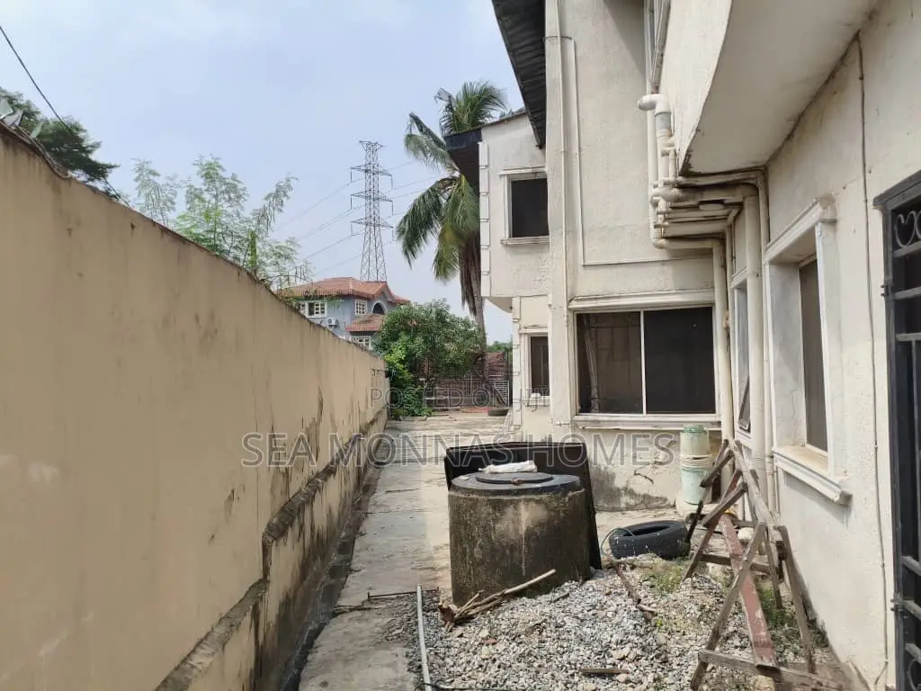 3bdrm Block of Flats in Ketu-Alapere for sale in Ketu-Alapere