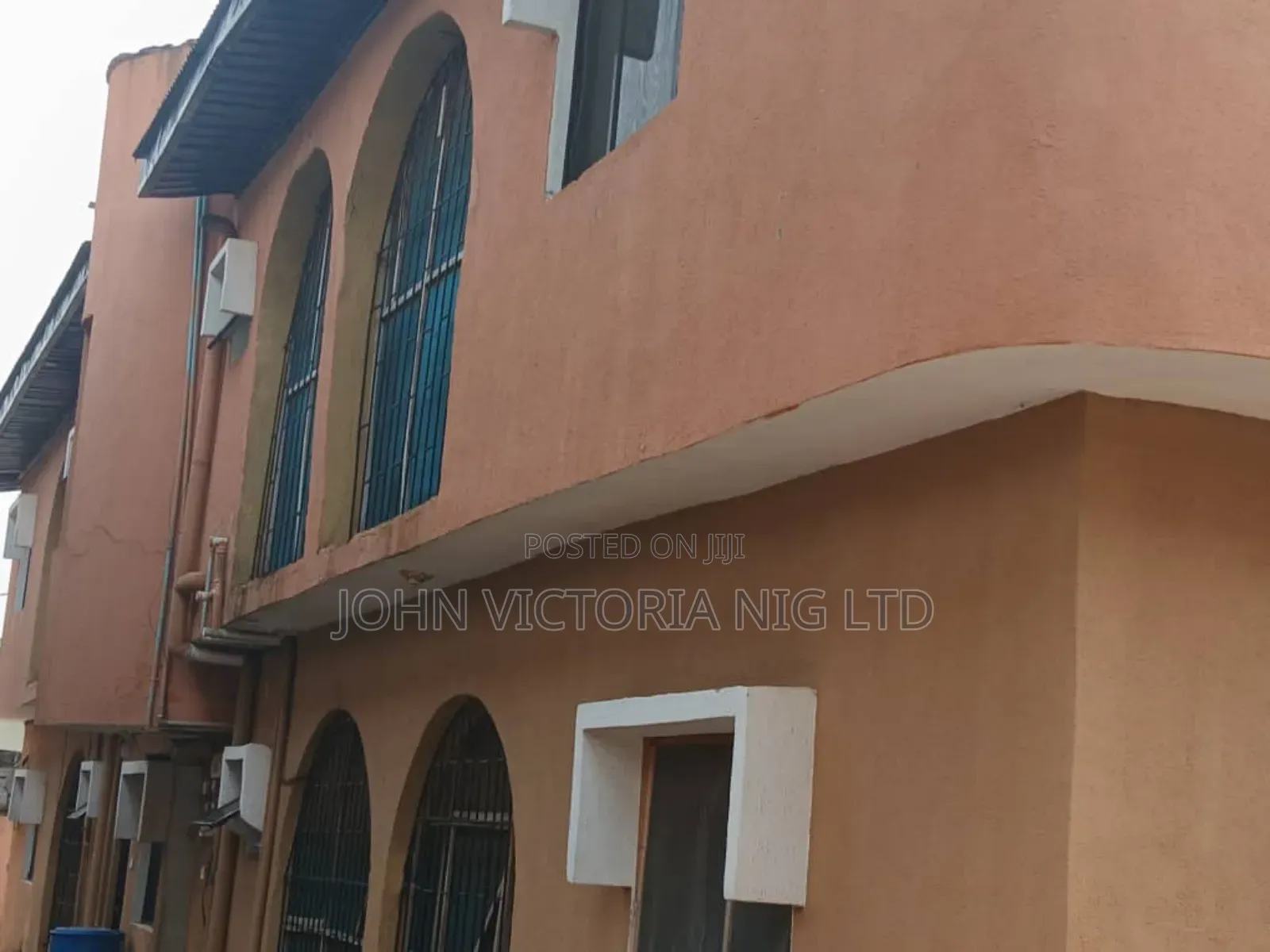 12bdrm Block of Flats in Ogunrobi Estate, Alimosho for sale in Alimosho