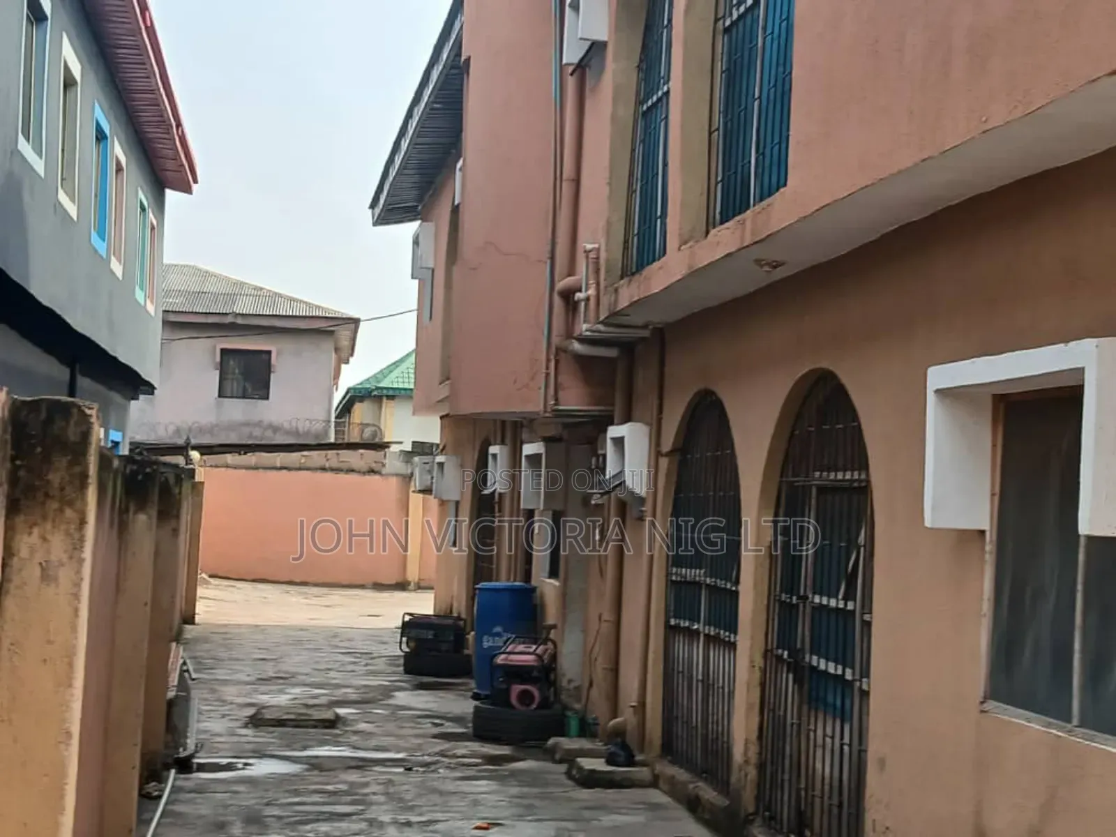 12bdrm Block of Flats in Ogunrobi Estate, Alimosho for sale in Alimosho