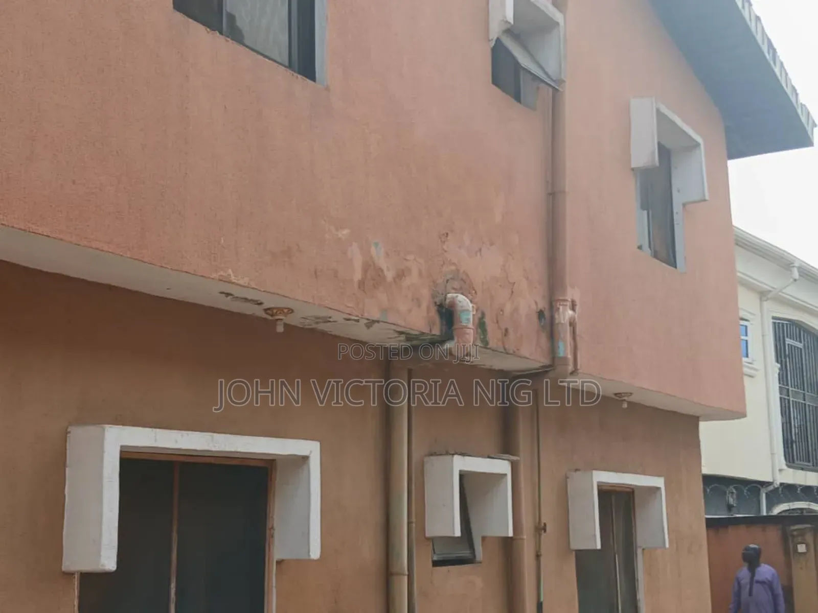 12bdrm Block of Flats in Ogunrobi Estate, Alimosho for sale in Alimosho