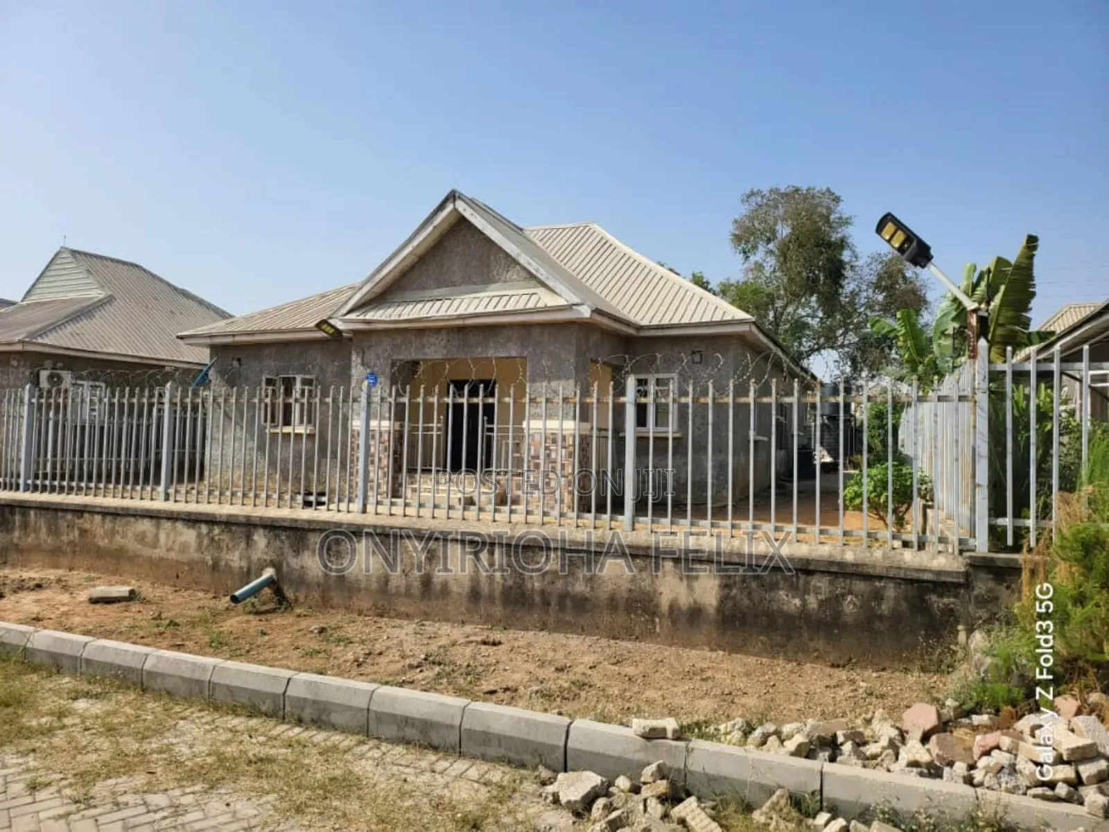 3bdrm Bungalow in Voice Of Nigeria, Lugbe District for sale in Lugbe District
