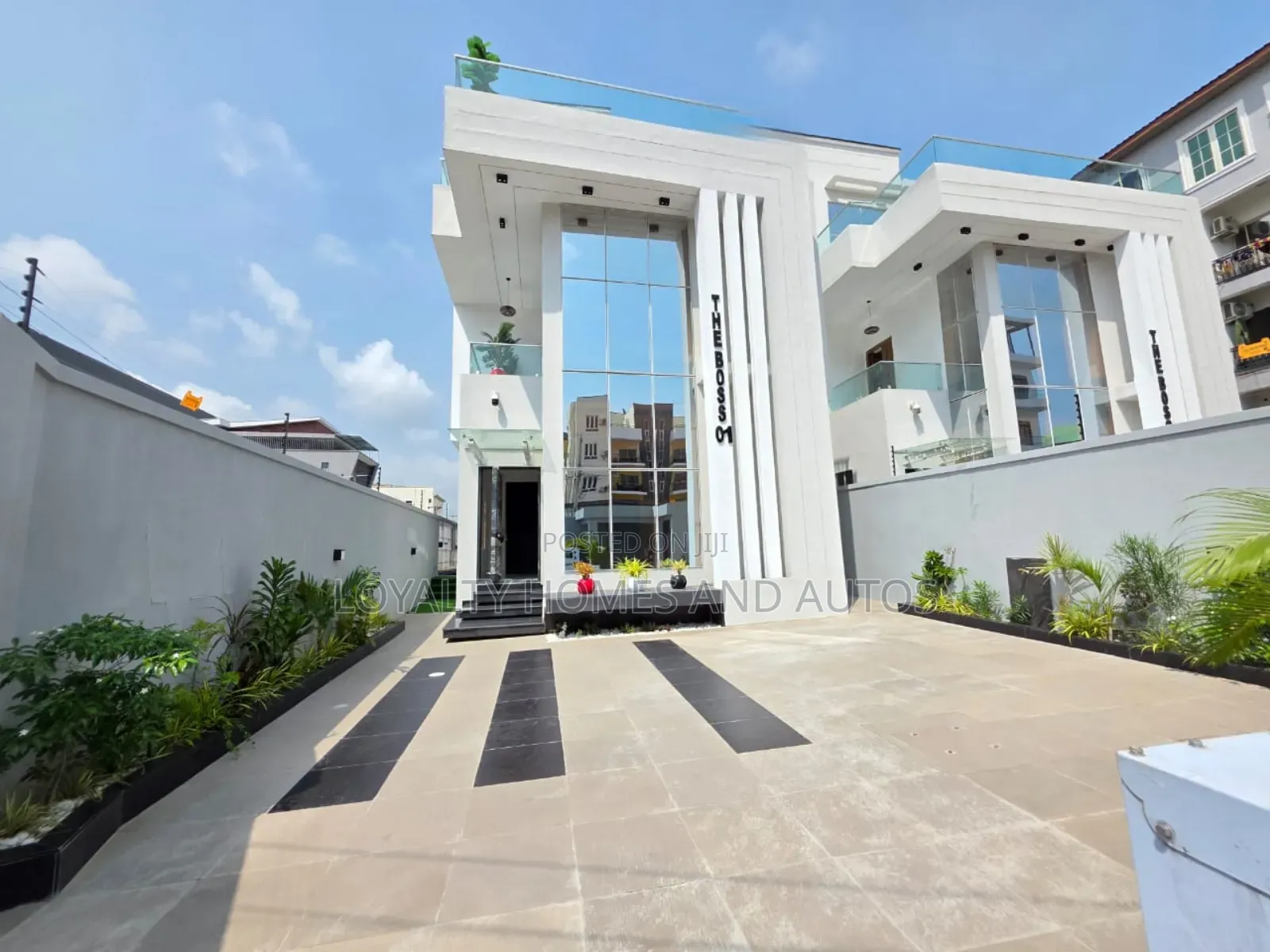 5bdrm Duplex in Lekki Phase 1 for sale in Lekki Phase 1