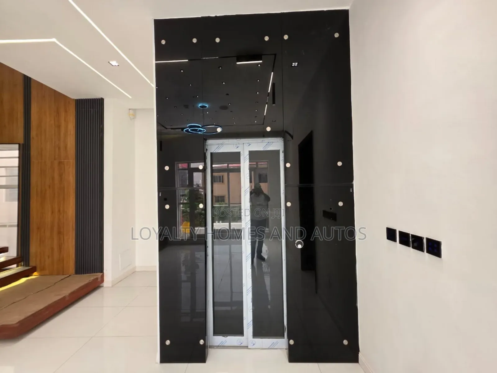 5bdrm Duplex in Lekki Phase 1 for sale in Lekki Phase 1