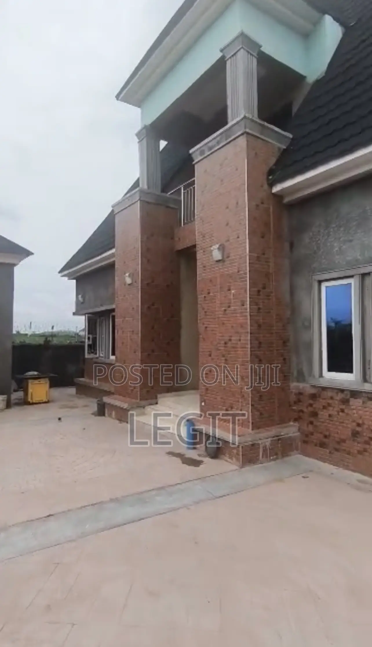 4bdrm Duplex in Lugbe District for sale in Lugbe District