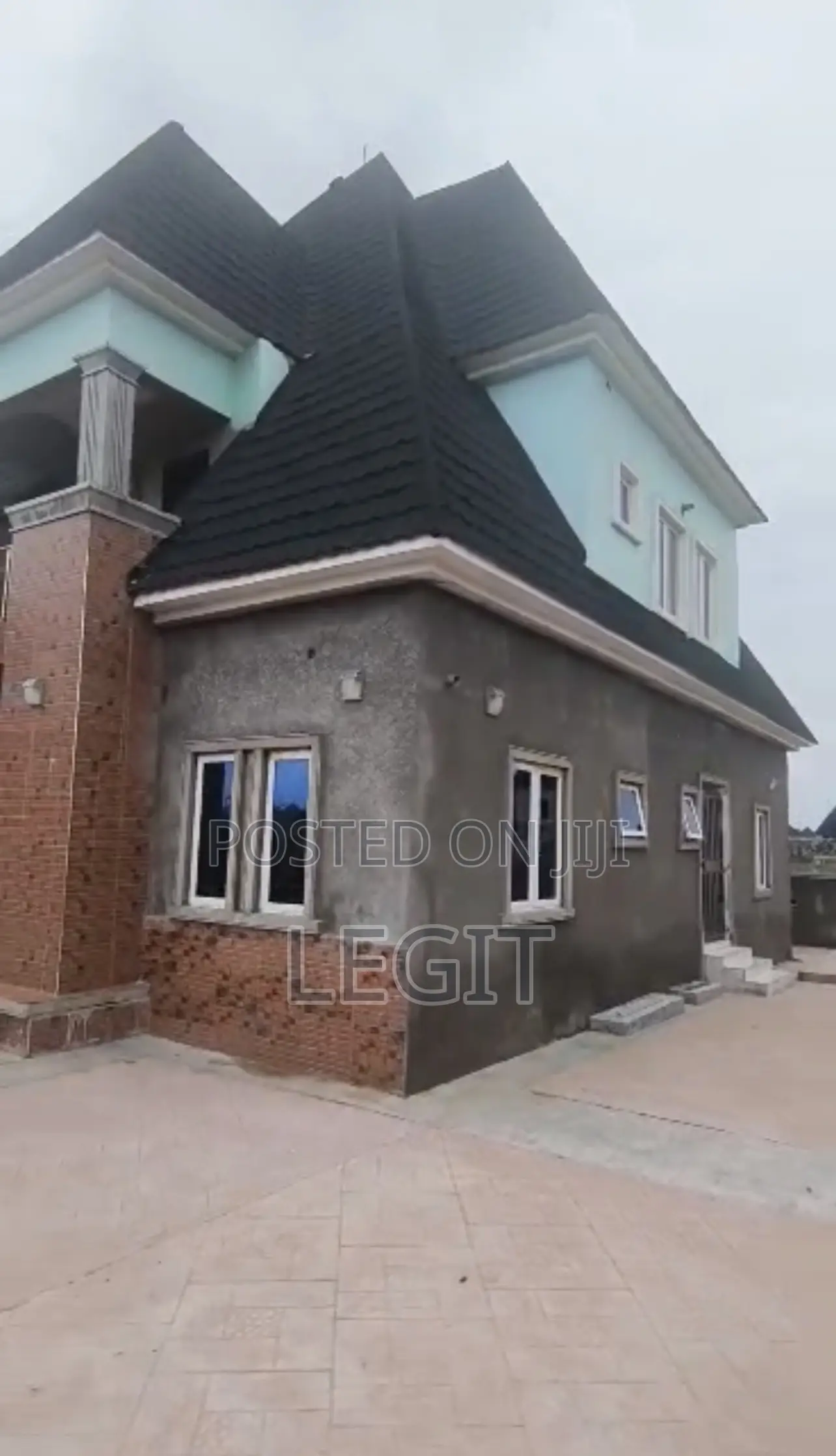 4bdrm Duplex in Lugbe District for sale in Lugbe District