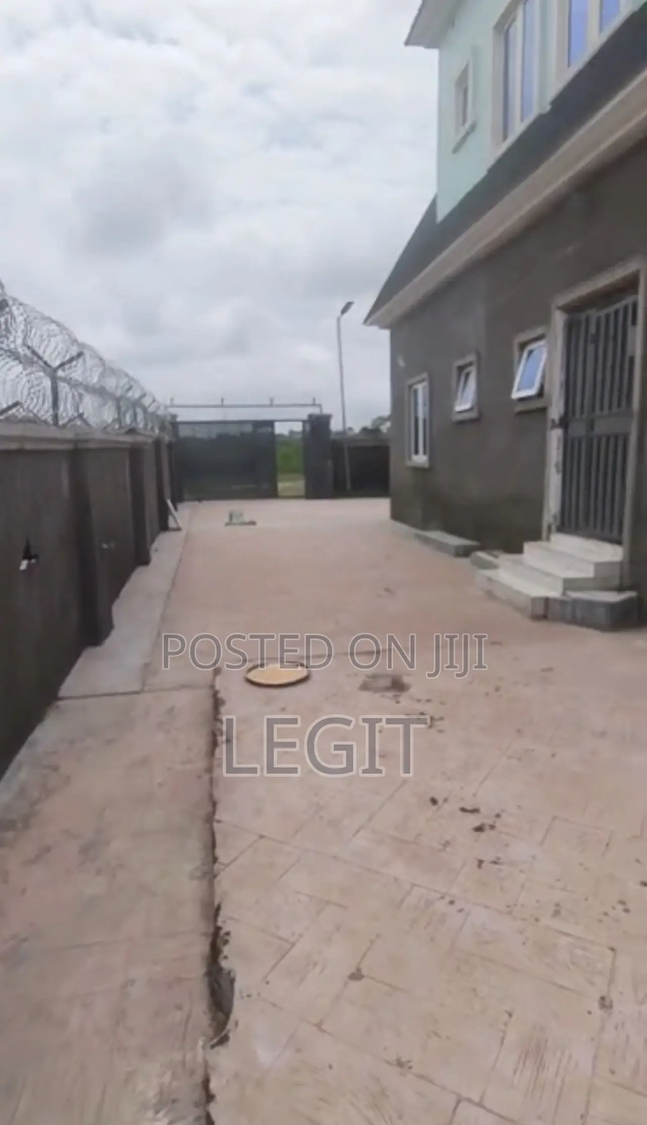 4bdrm Duplex in Lugbe District for sale in Lugbe District