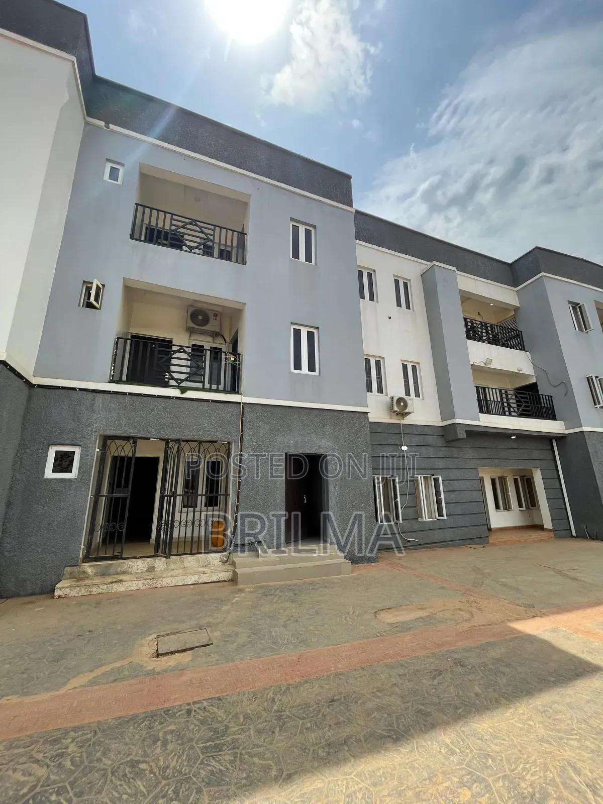 3bdrm Block of Flats in Kaura for sale in Kaura