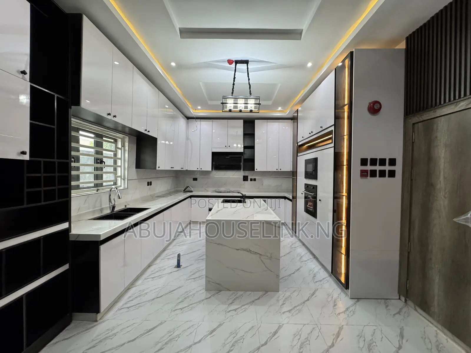 6bdrm Duplex in Katampe Extension for sale in Katampe Extension