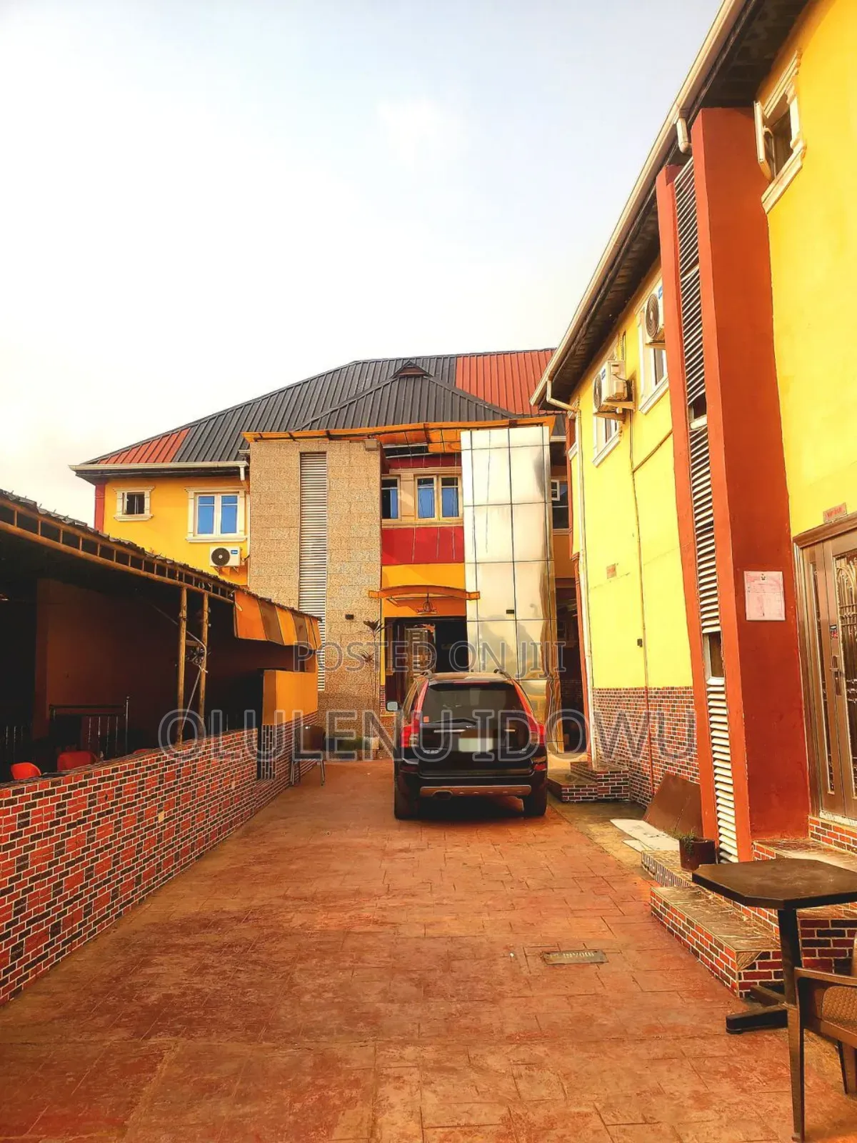 For Sale Functioning 25 Rooms Hotel Gowon Estate, Egbeda Lagos in Egbeda
