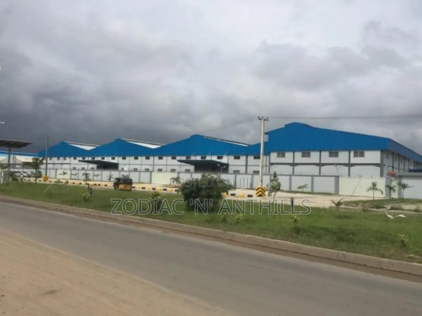 8200sqm Ware House Amuwo Odofin Commercial Scheme Alakoso Avenue Apapa in Apapa Road