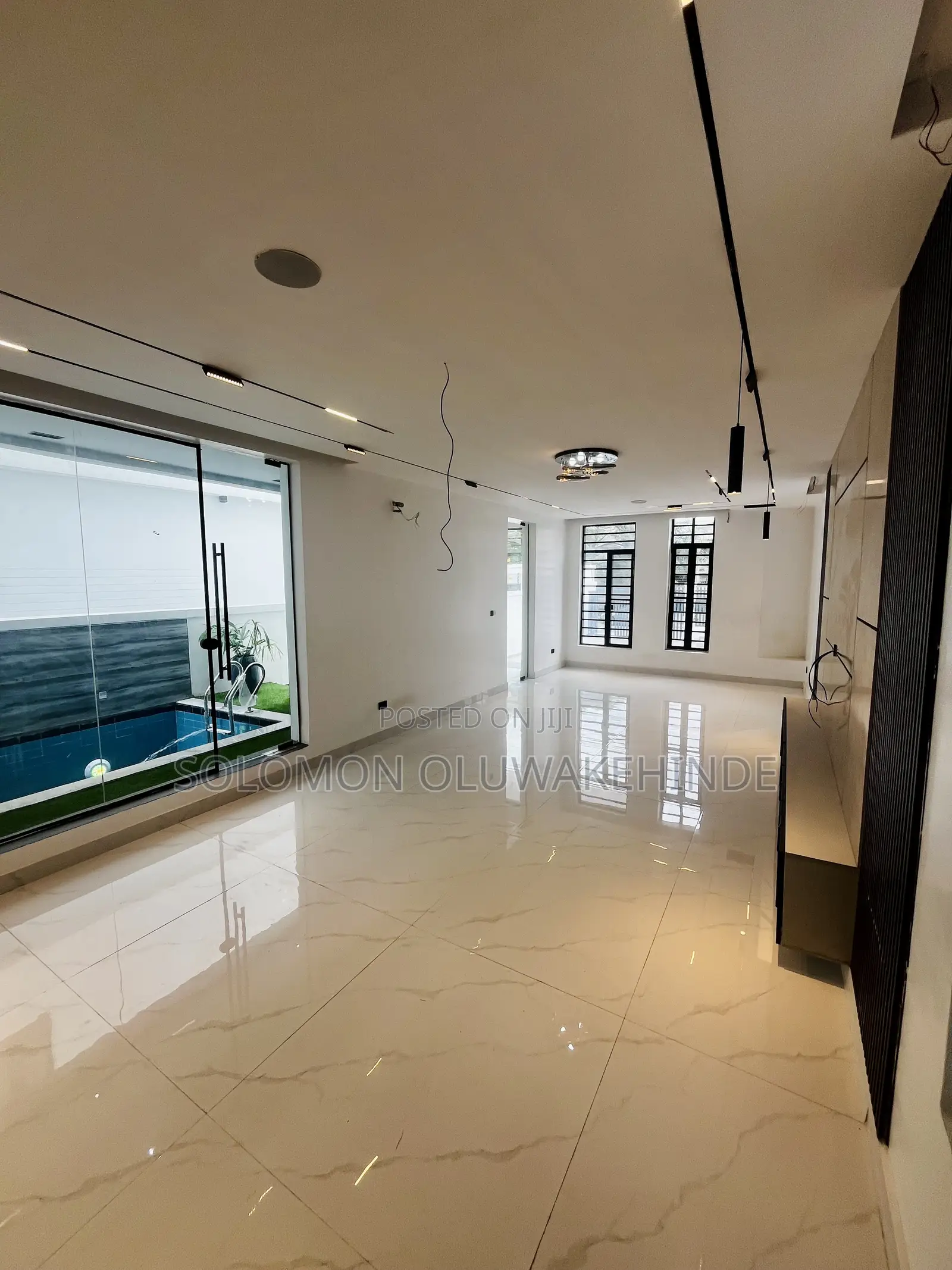 5bdrm Duplex in Lekki Phase 1 for sale in Lekki Phase 1