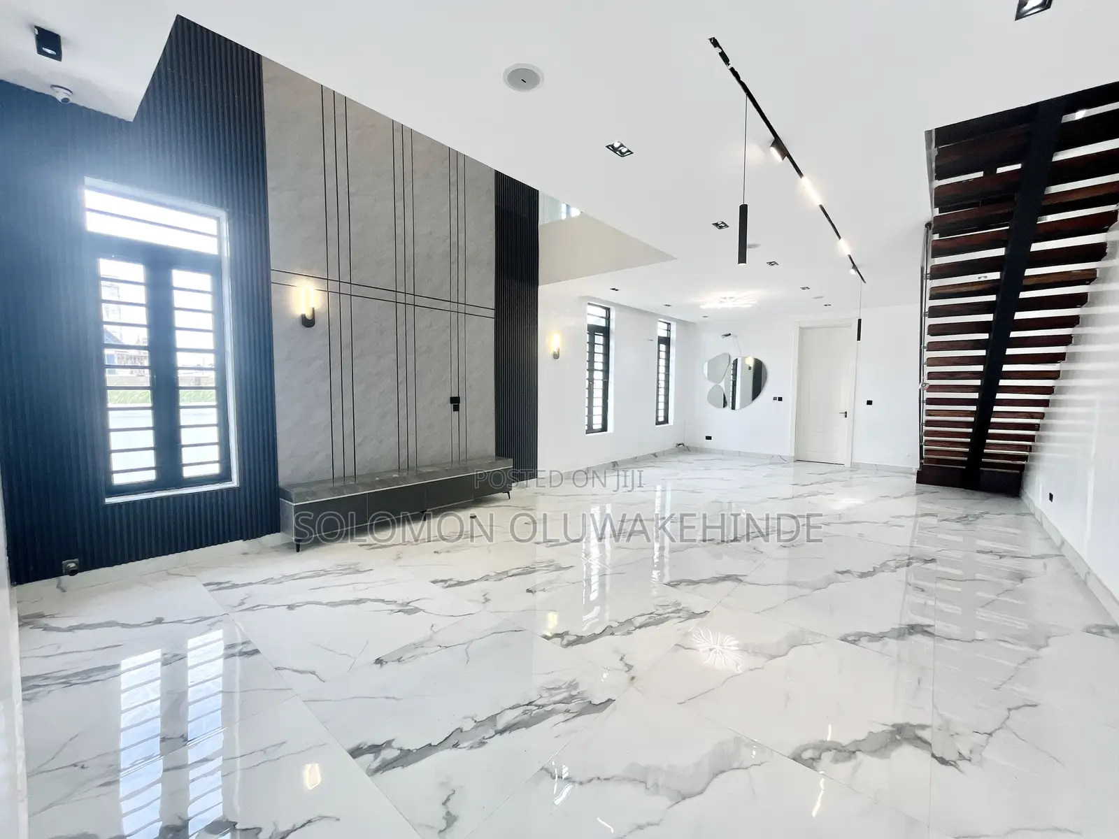 5bdrm Duplex in Lekki Phase 1 for sale in Lekki Phase 1