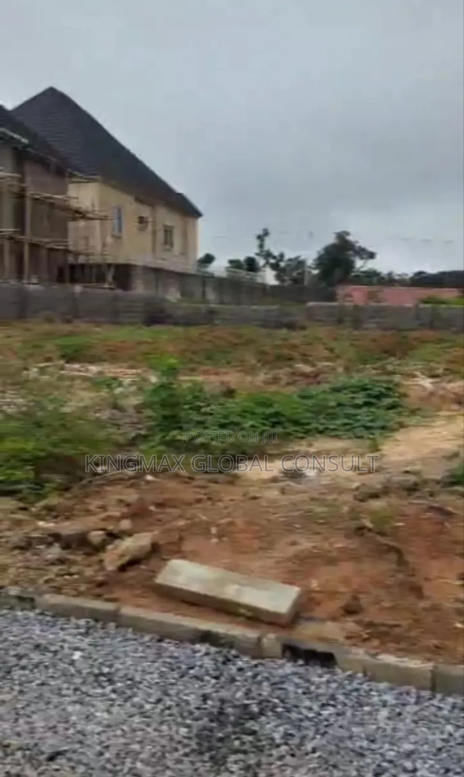 Plot for Sale in an Estate Size: 750sqm. in Galadimawa