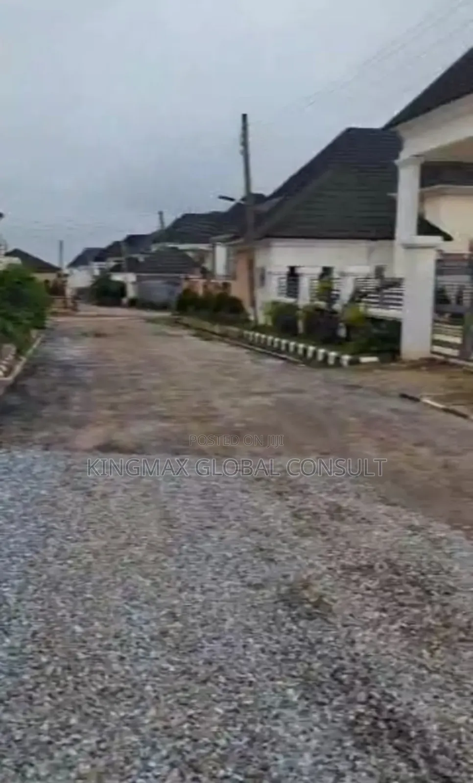 Plot for Sale in an Estate Size: 750sqm. in Galadimawa