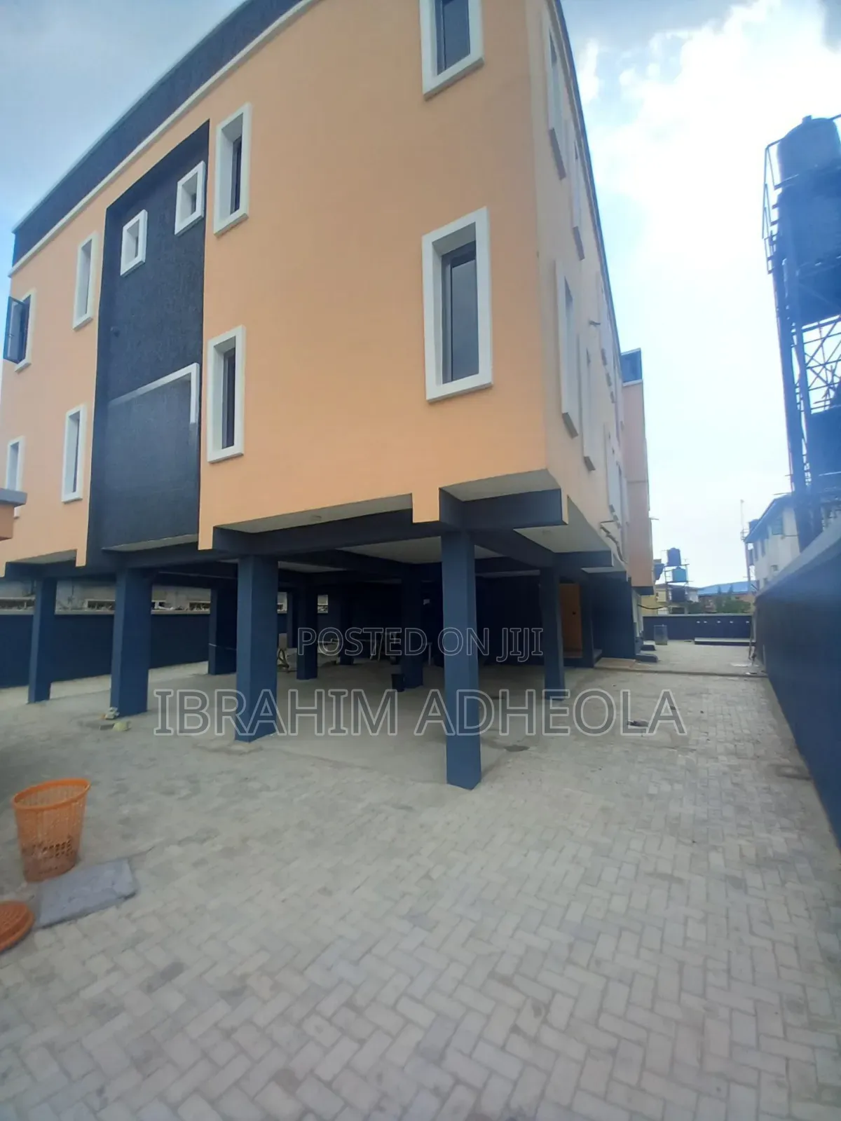 3bdrm Apartment in Soluyi for sale in Soluyi