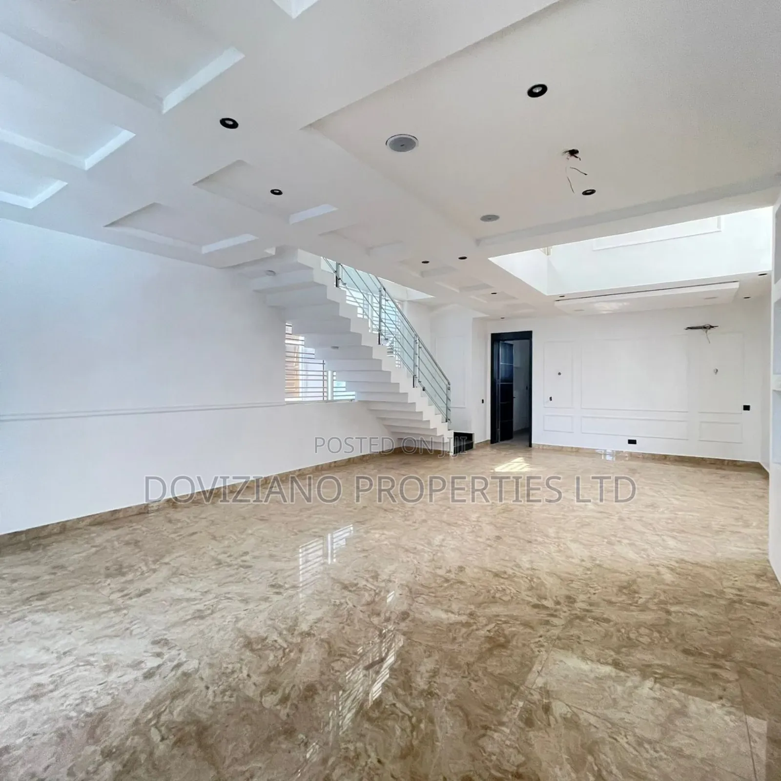 5bdrm Duplex in Lekki Phase 1 for sale in Lekki Phase 1