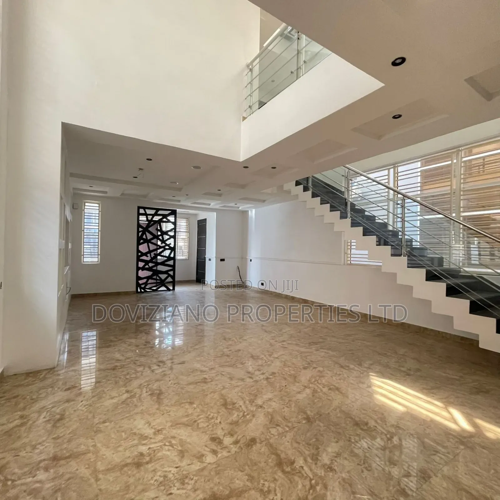 5bdrm Duplex in Lekki Phase 1 for sale in Lekki Phase 1