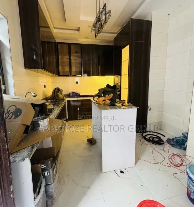 4bdrm Duplex in College Road Fagba for sale in Fagba