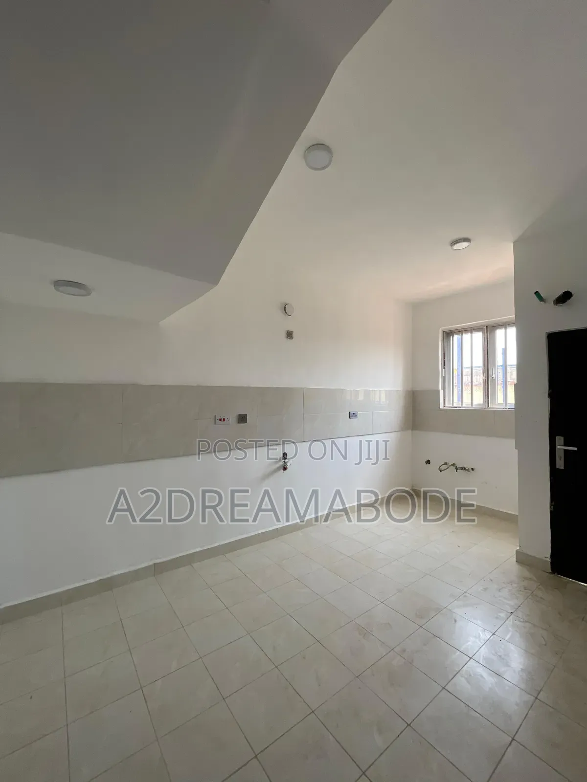 4bdrm Duplex in Yaba for sale in Yaba