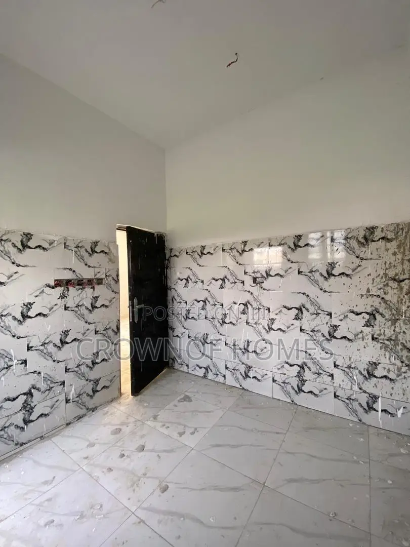 2bdrm Duplex in Abraham Adesanya Estate for sale in Abraham Adesanya Estate