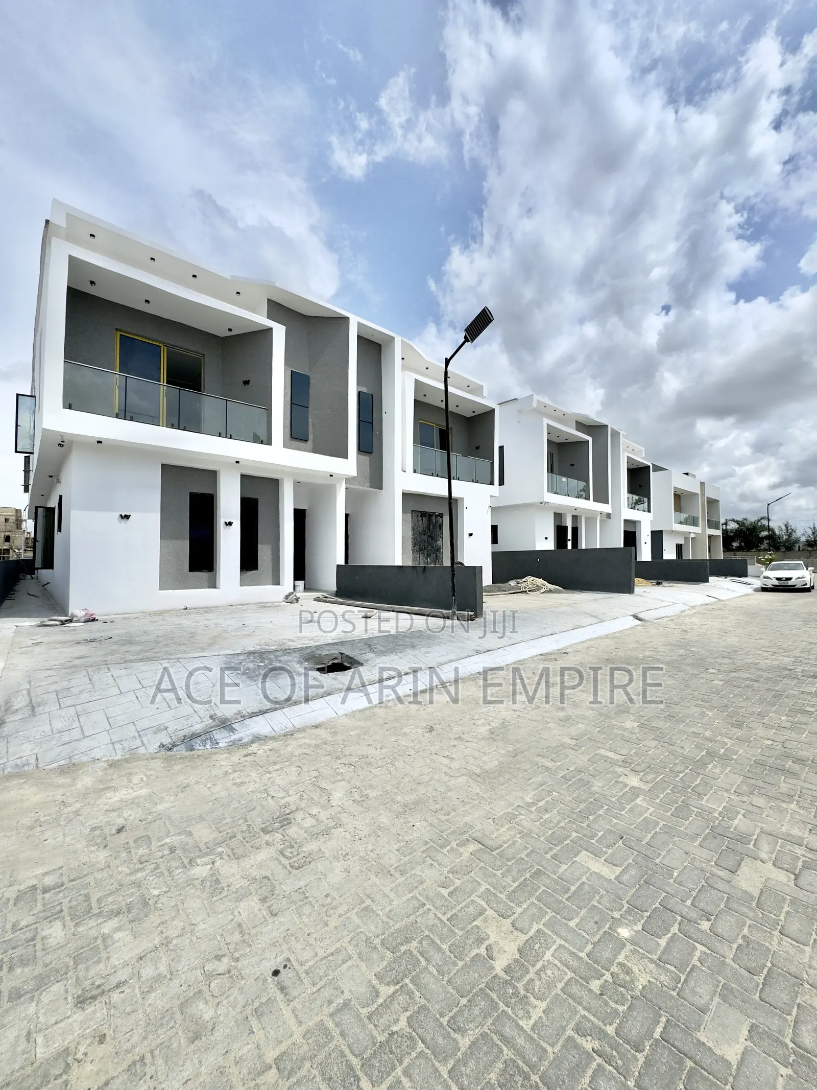 4bdrm Duplex in Ogombo for sale in Ogombo