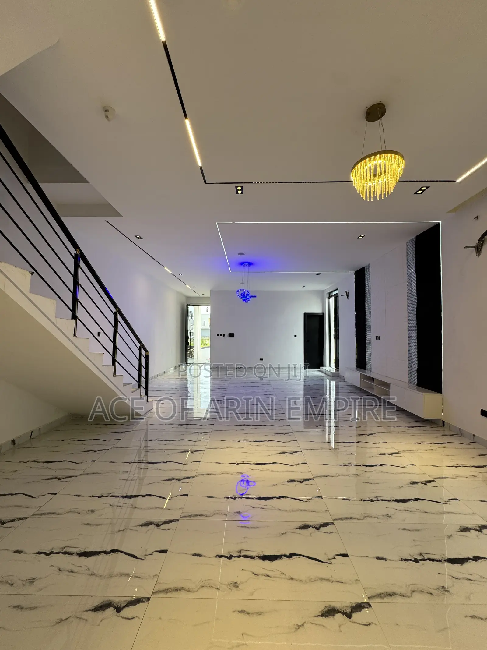 5bdrm Duplex in Ogombo for sale in Ogombo