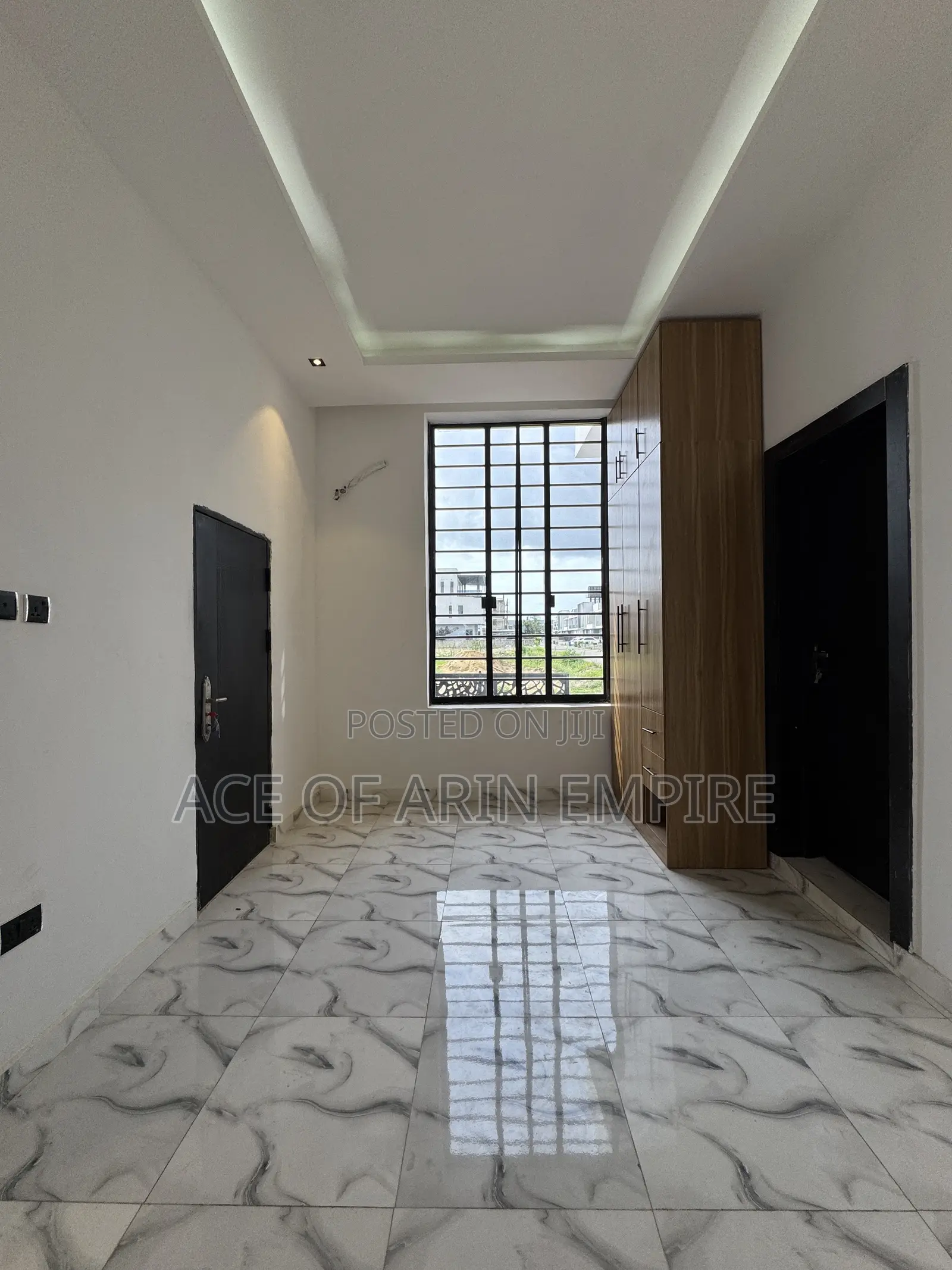 5bdrm Duplex in Ogombo for sale in Ogombo