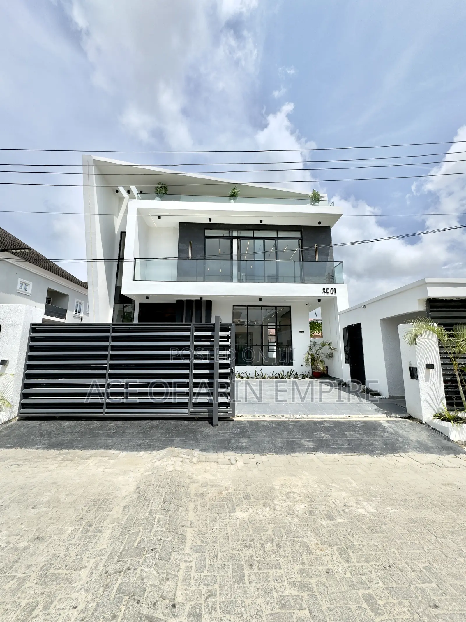 5bdrm Duplex in Lekki Peninsula, Sangotedo for sale in Sangotedo