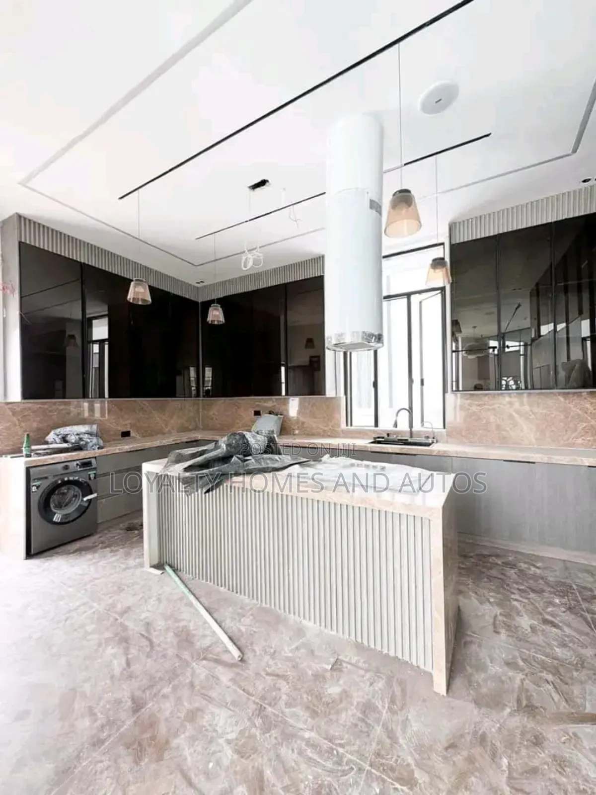 6bdrm Duplex in Osapa london for sale in Osapa london
