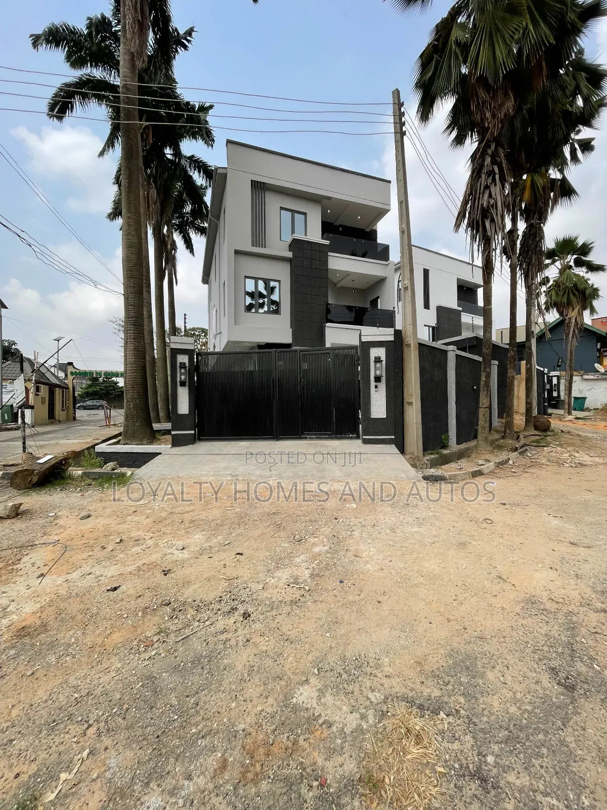 4bdrm Duplex in Omole Phase 1 for sale in Omole Phase 1