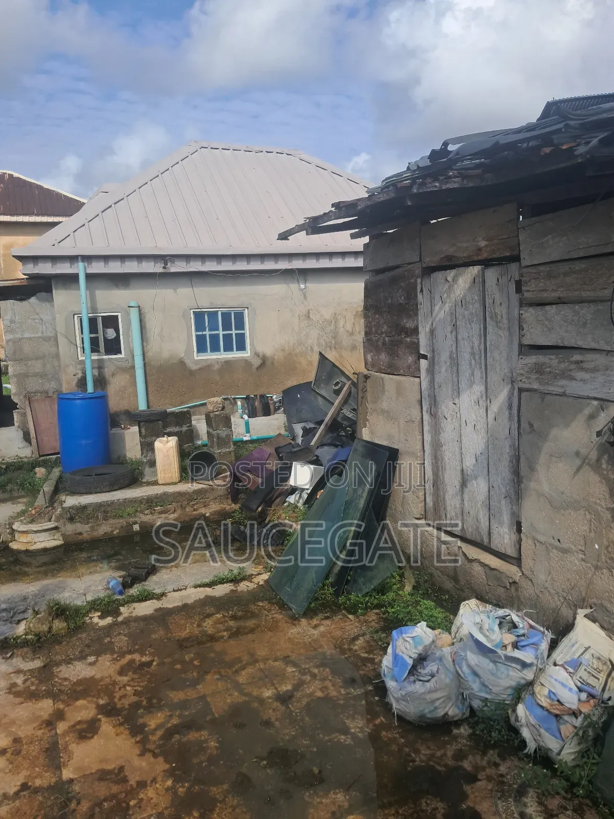Half Plot Inside Compound Dry for Sale at Ijegun Satellite 20m in Satellite Town