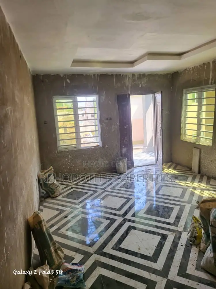 3bdrm Apartment in Adeniji Estate, Apata for rent in Apata