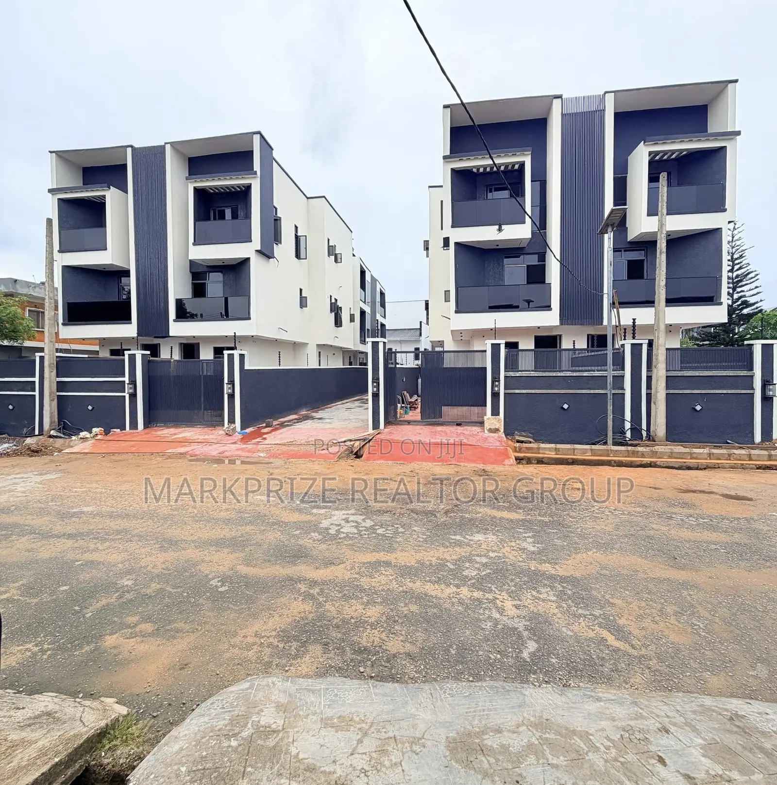 4bdrm Duplex in Adeniyi Jones Ikeja for sale in Adeniyi Jones