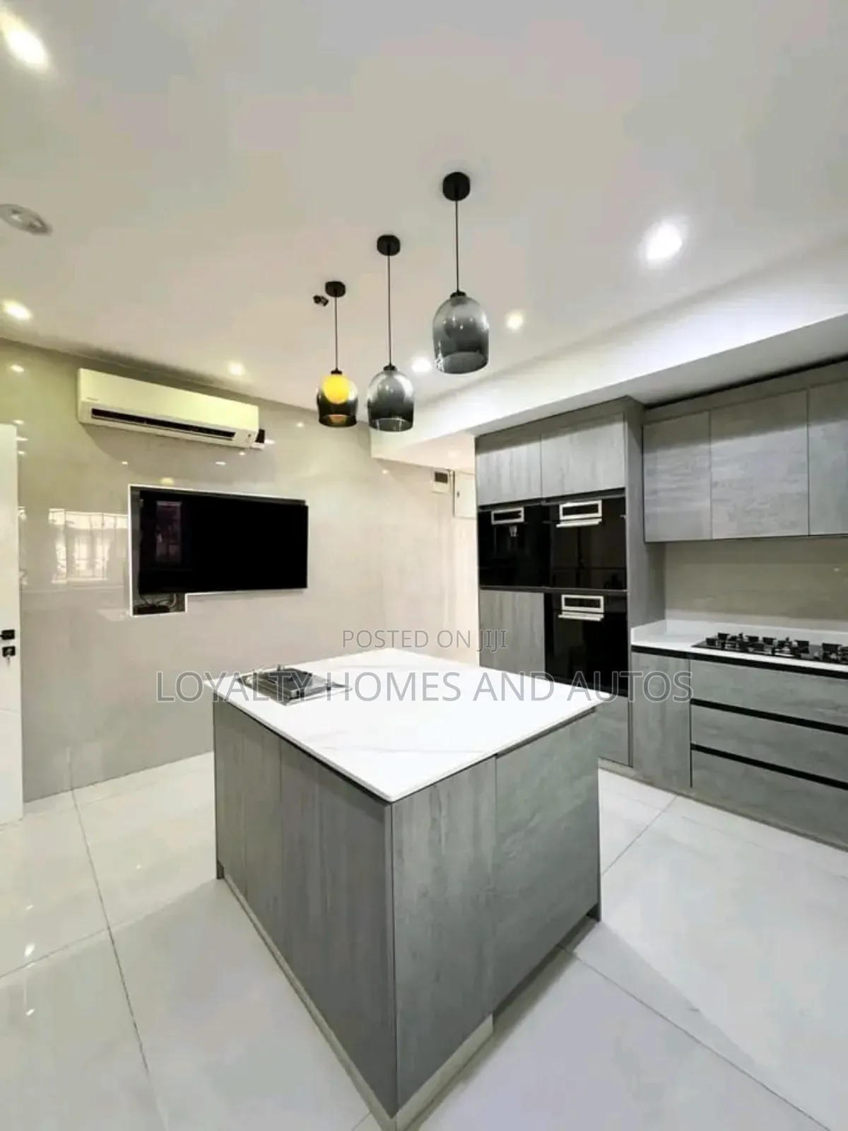 2bdrm Block of Flats in Surulere for sale in Surulere