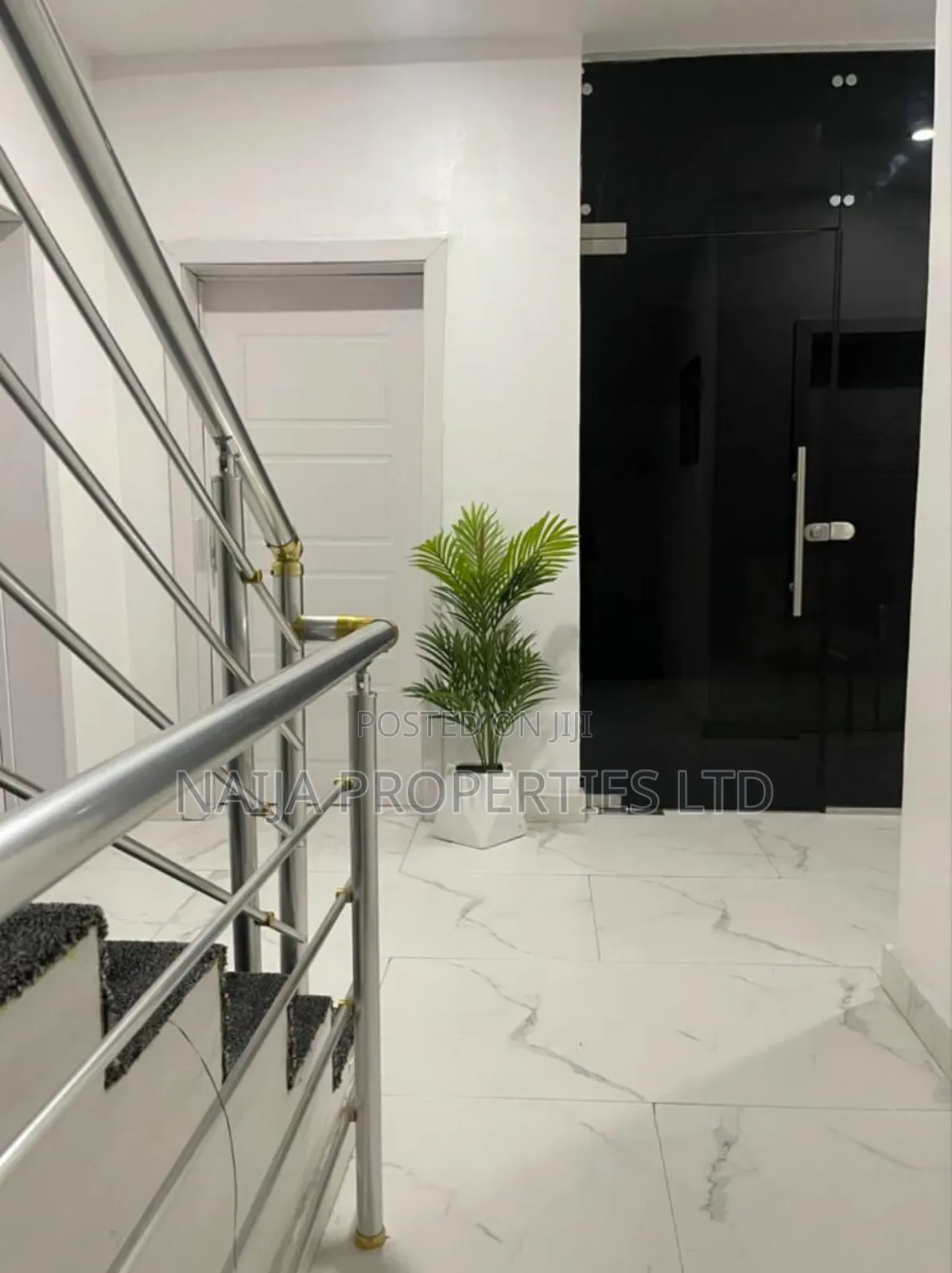 5bdrm Duplex in Osapa London, Lekki for sale in Lekki