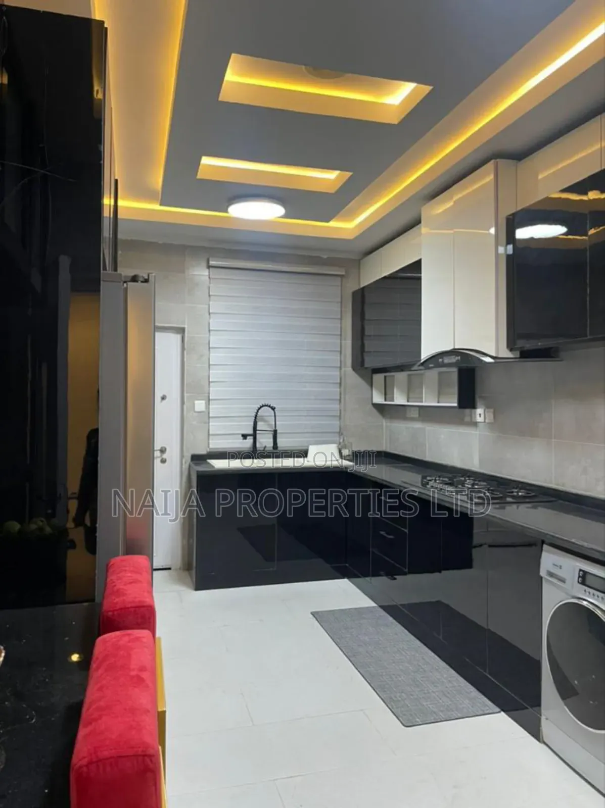 5bdrm Duplex in Osapa London, Lekki for sale in Lekki