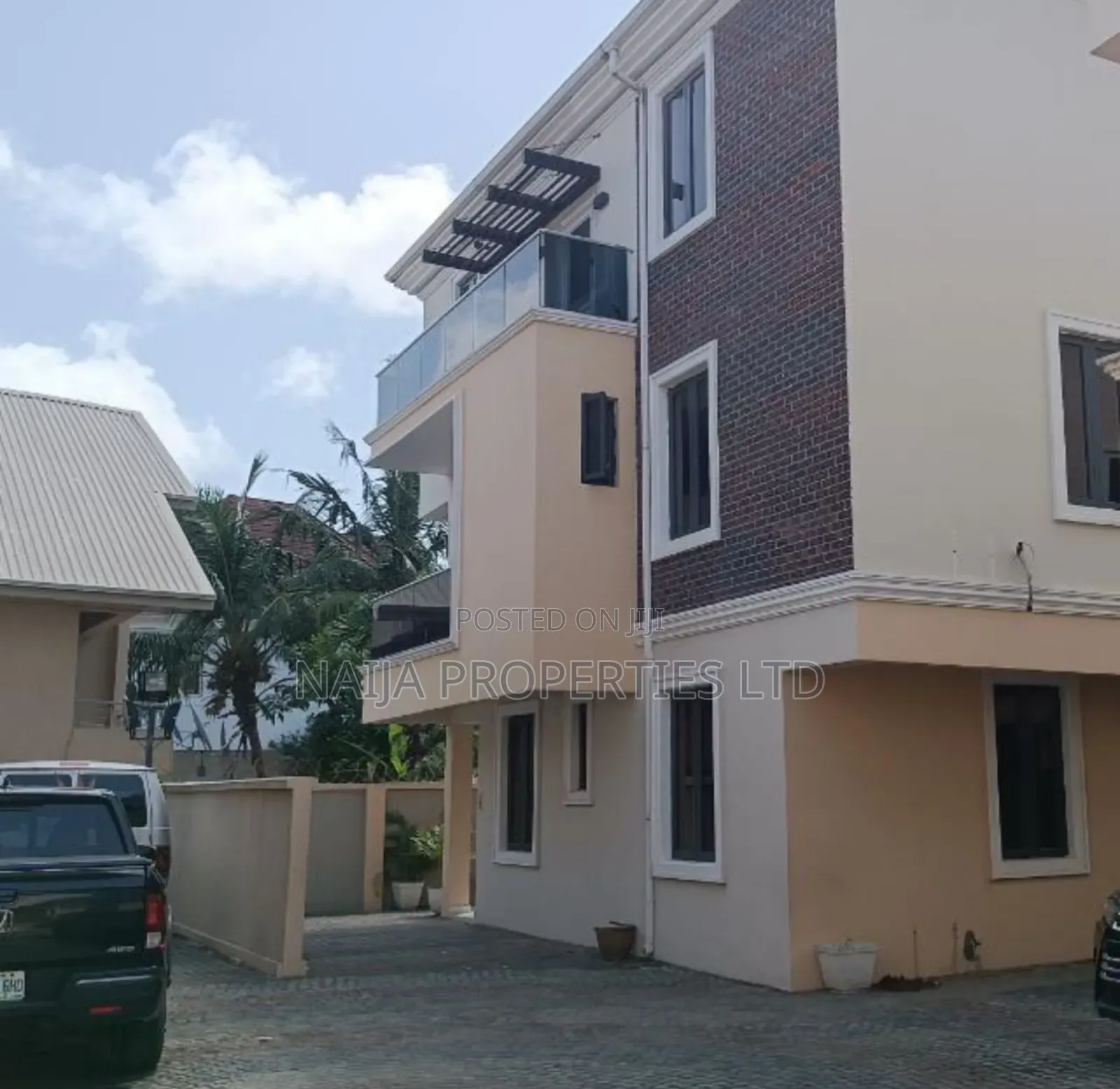 5bdrm Duplex in Osapa London, Lekki for sale in Lekki