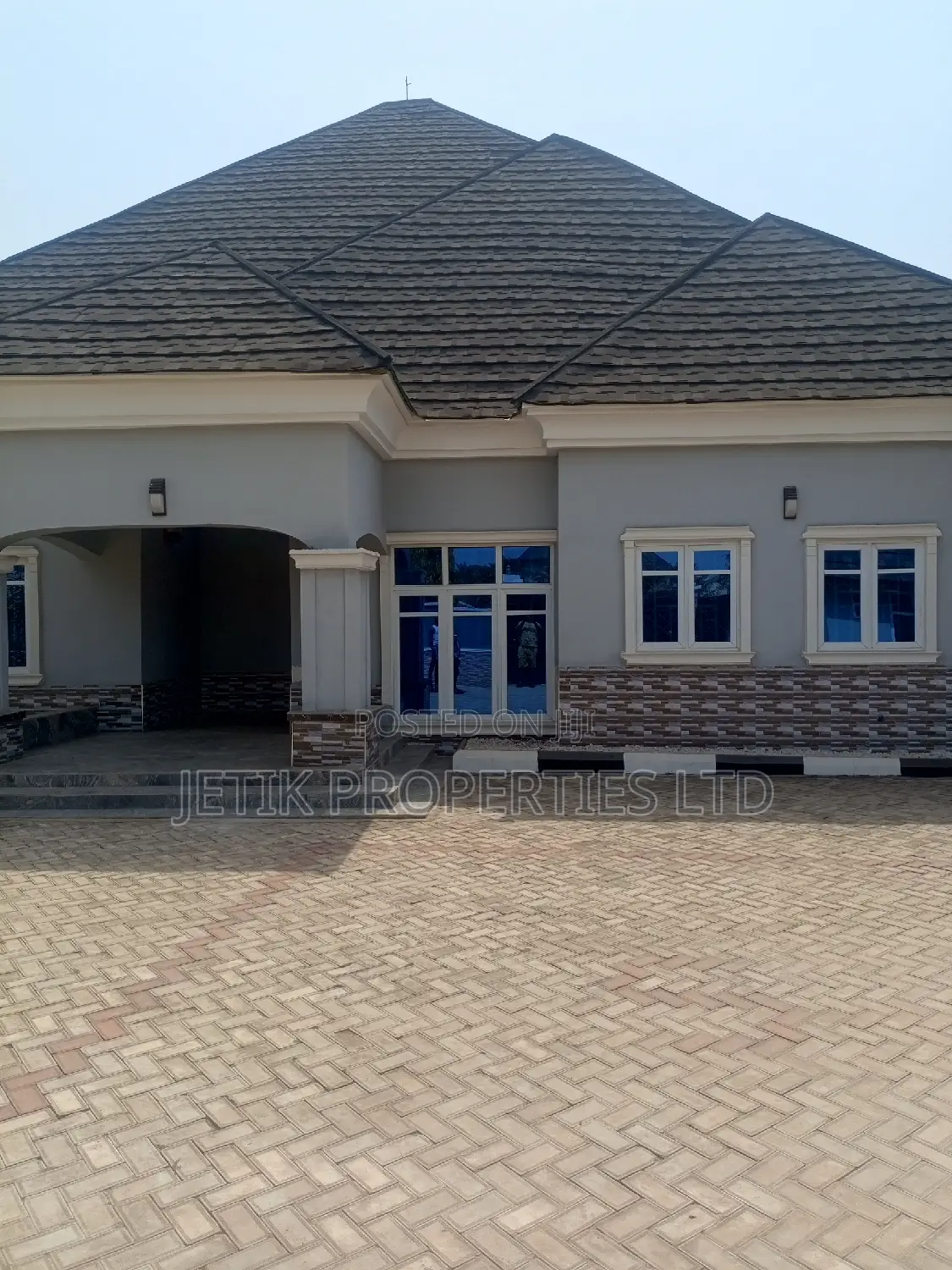 4bdrm Bungalow in Behind Mobil Filling, Makurdi for sale in Makurdi