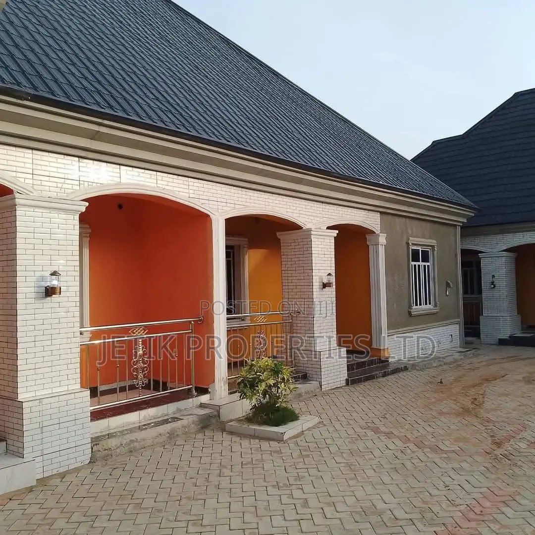 12bdrm Block of Flats in Navy Barracks, Makurdi for sale in Makurdi