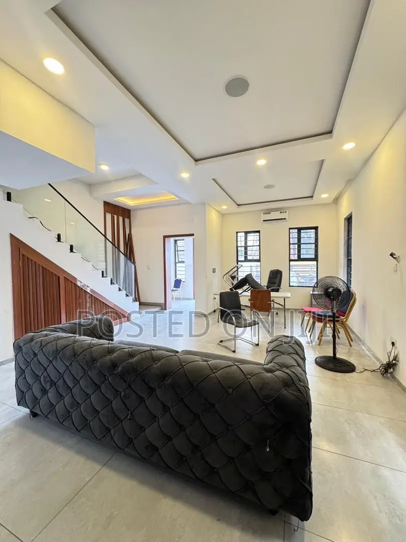 4bdrm Duplex in Admiralty, Lekki Phase 1 for rent in Lekki Phase 1
