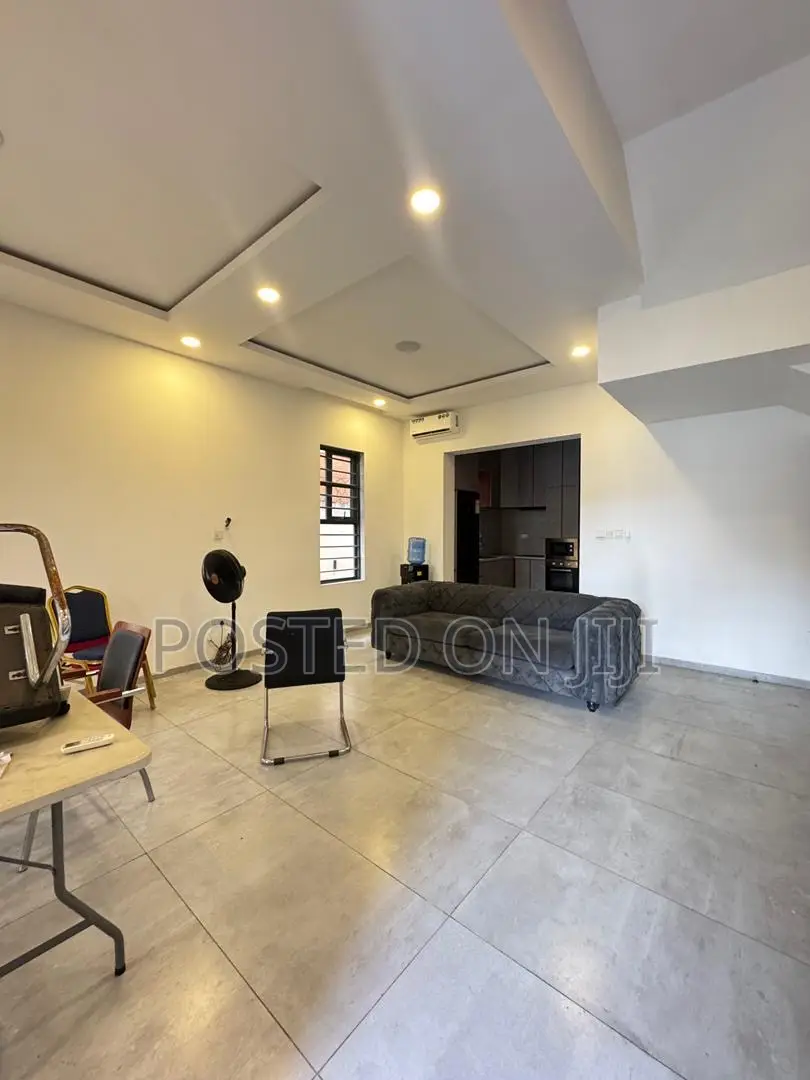 4bdrm Duplex in Admiralty, Lekki Phase 1 for rent in Lekki Phase 1