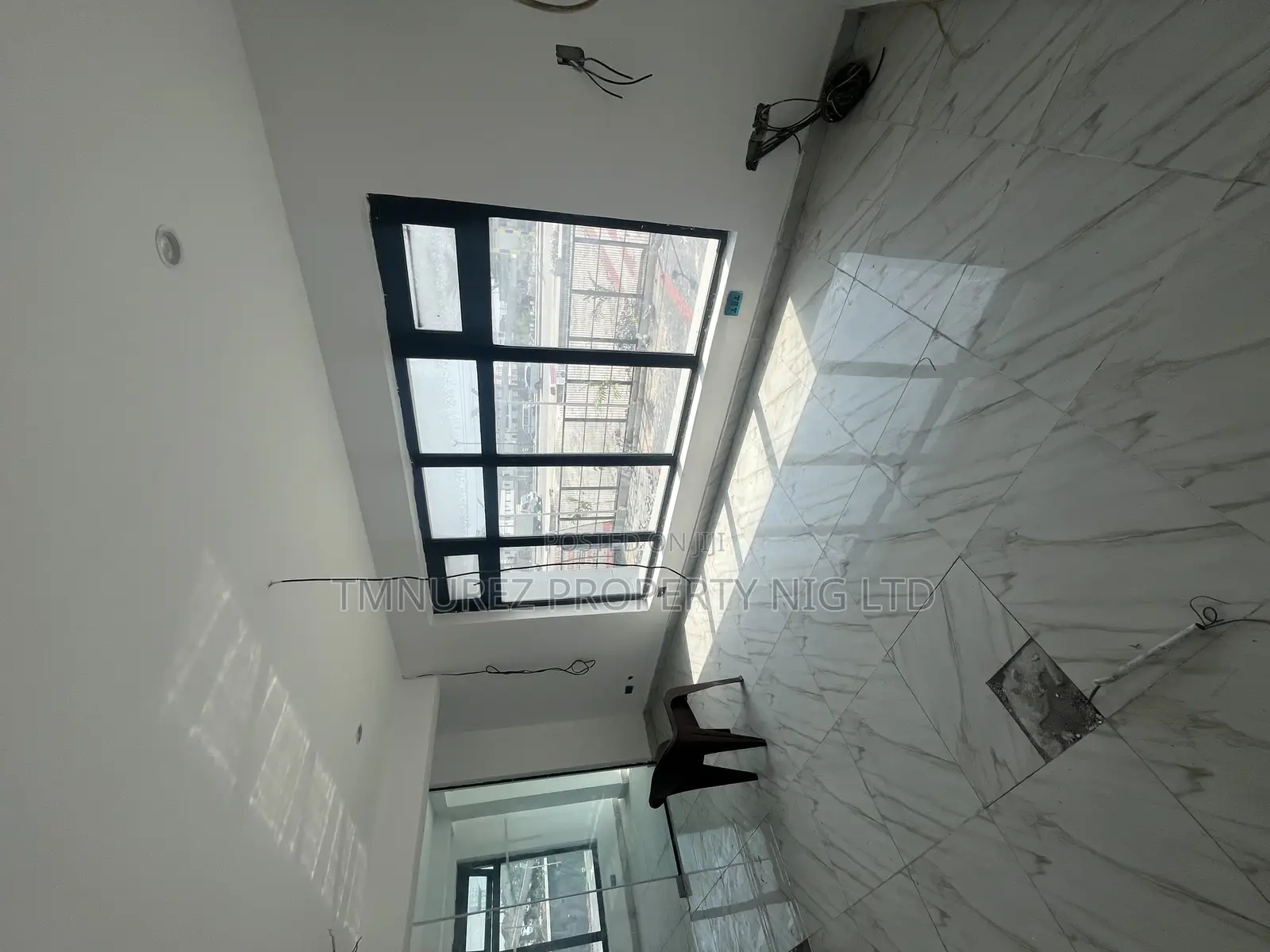 Showroom Shop to Let in Lekki