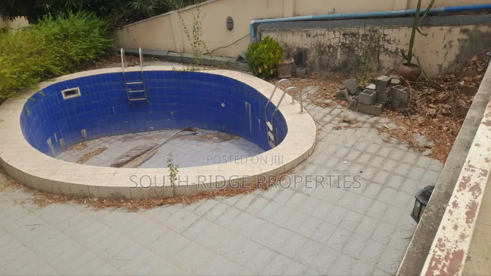 13bdrm Mansion in Gwarinpa for sale in Gwarinpa